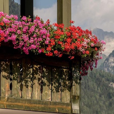 Suite Italy Pinzolo Due Giustino Exterior photo